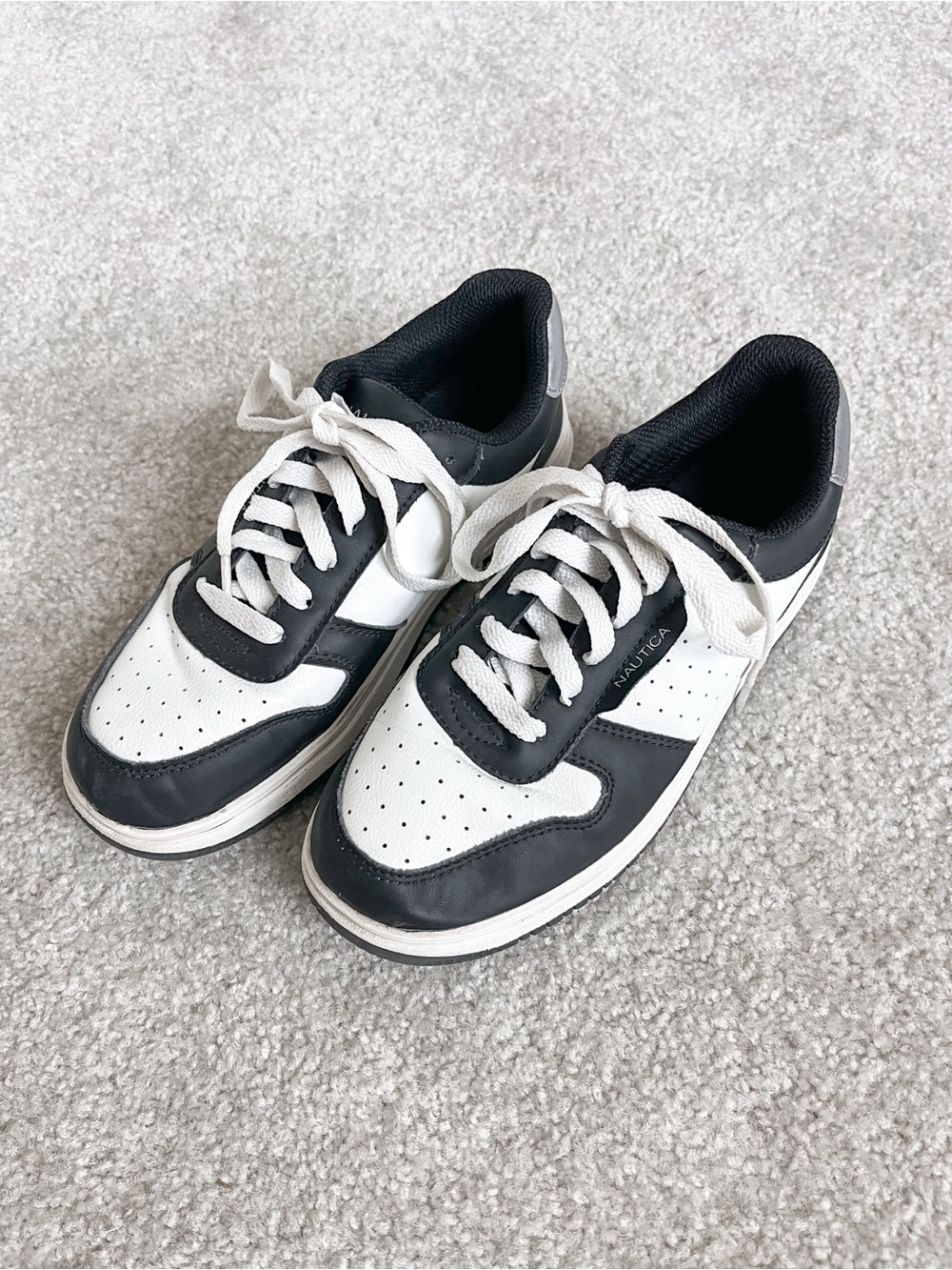 Nautica Kids | Low Top | Court Sneakers - Picture 2 of 6